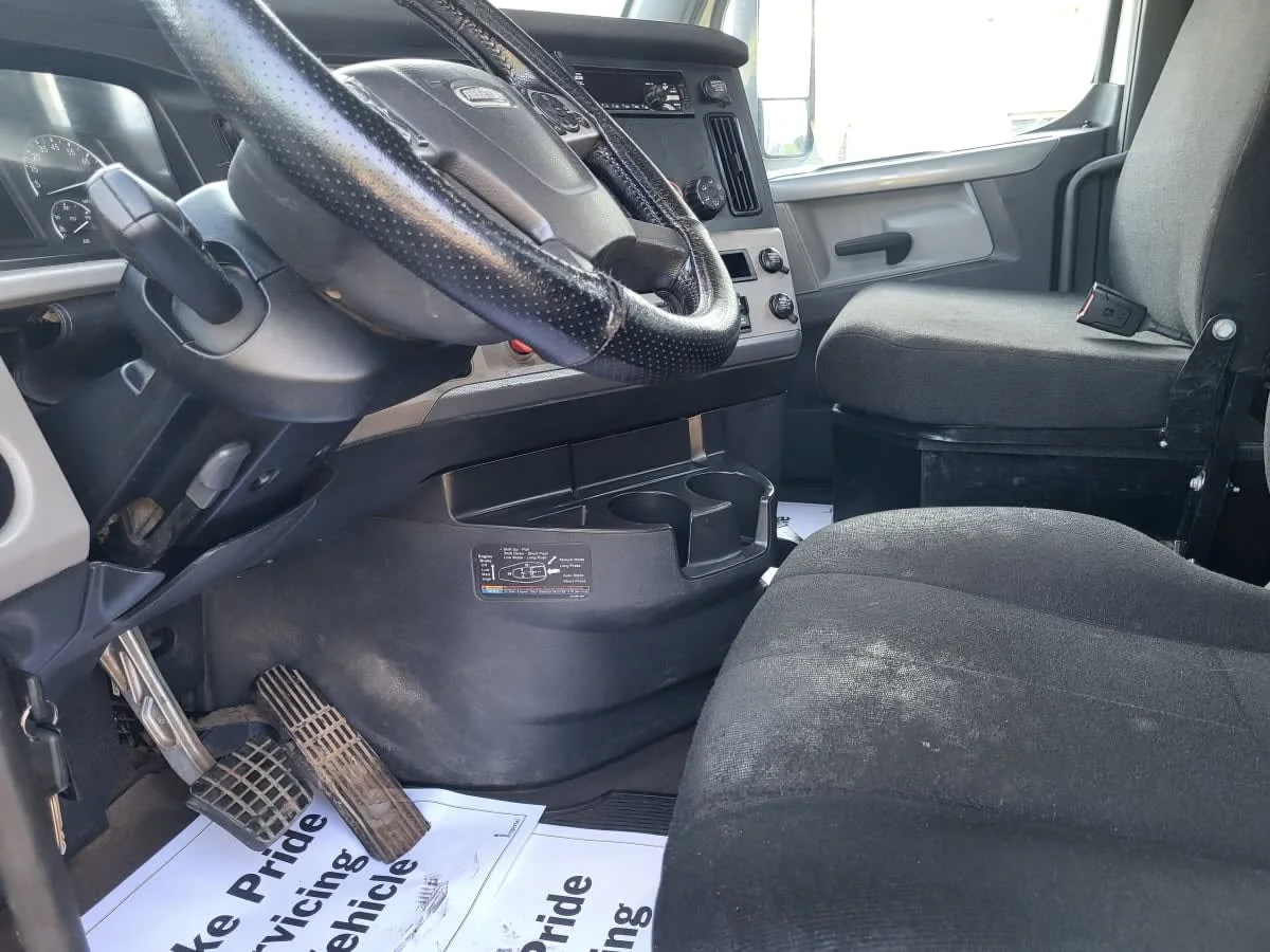 2019 Freightliner Cascadia in Jacksonville, FL — photo 7