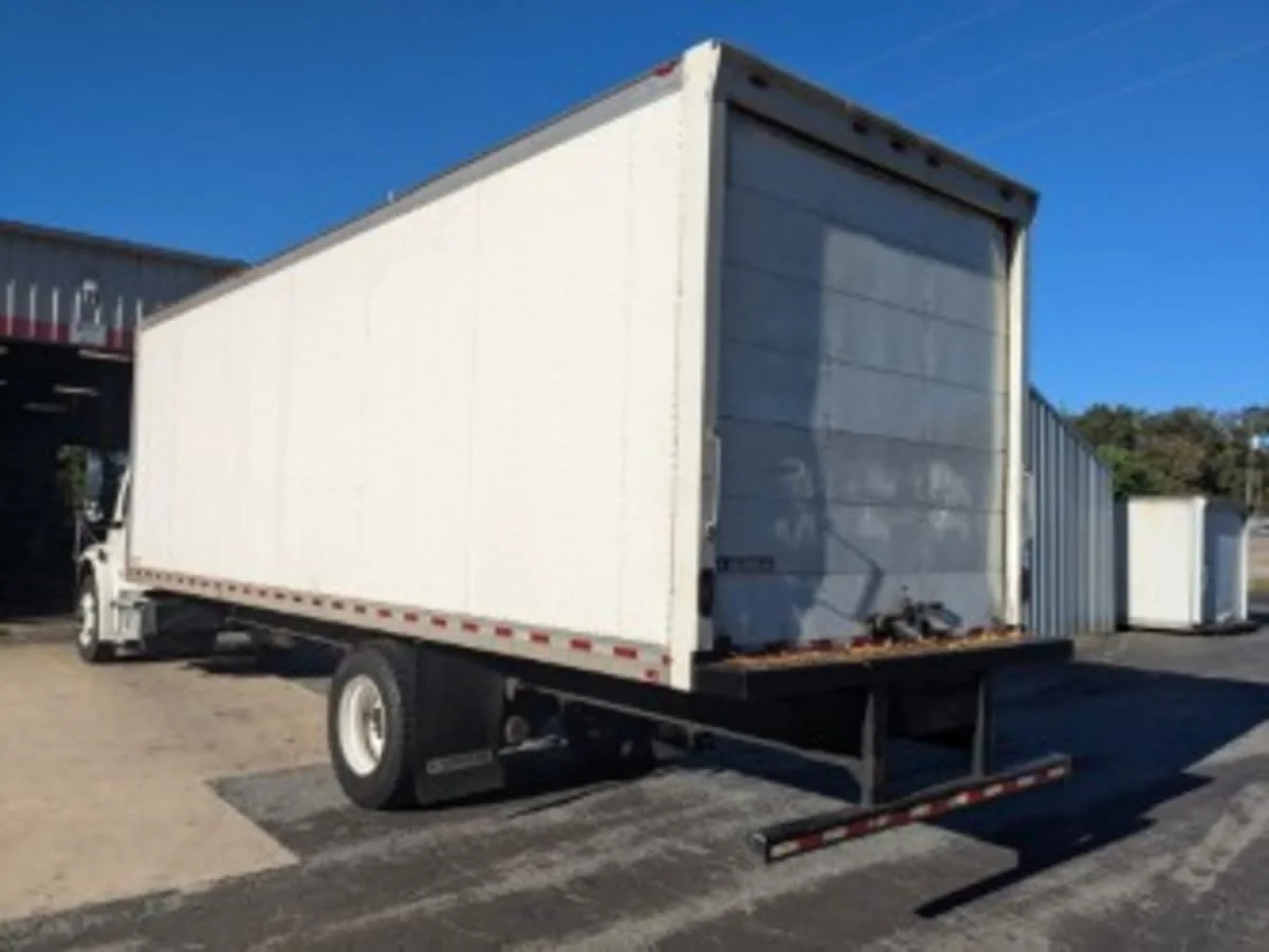 2018 Freightliner M2 106 in Doraville, GA — photo 6