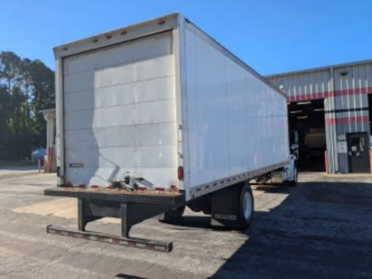 2018 Freightliner M2 106 in Doraville, GA — photo 4
