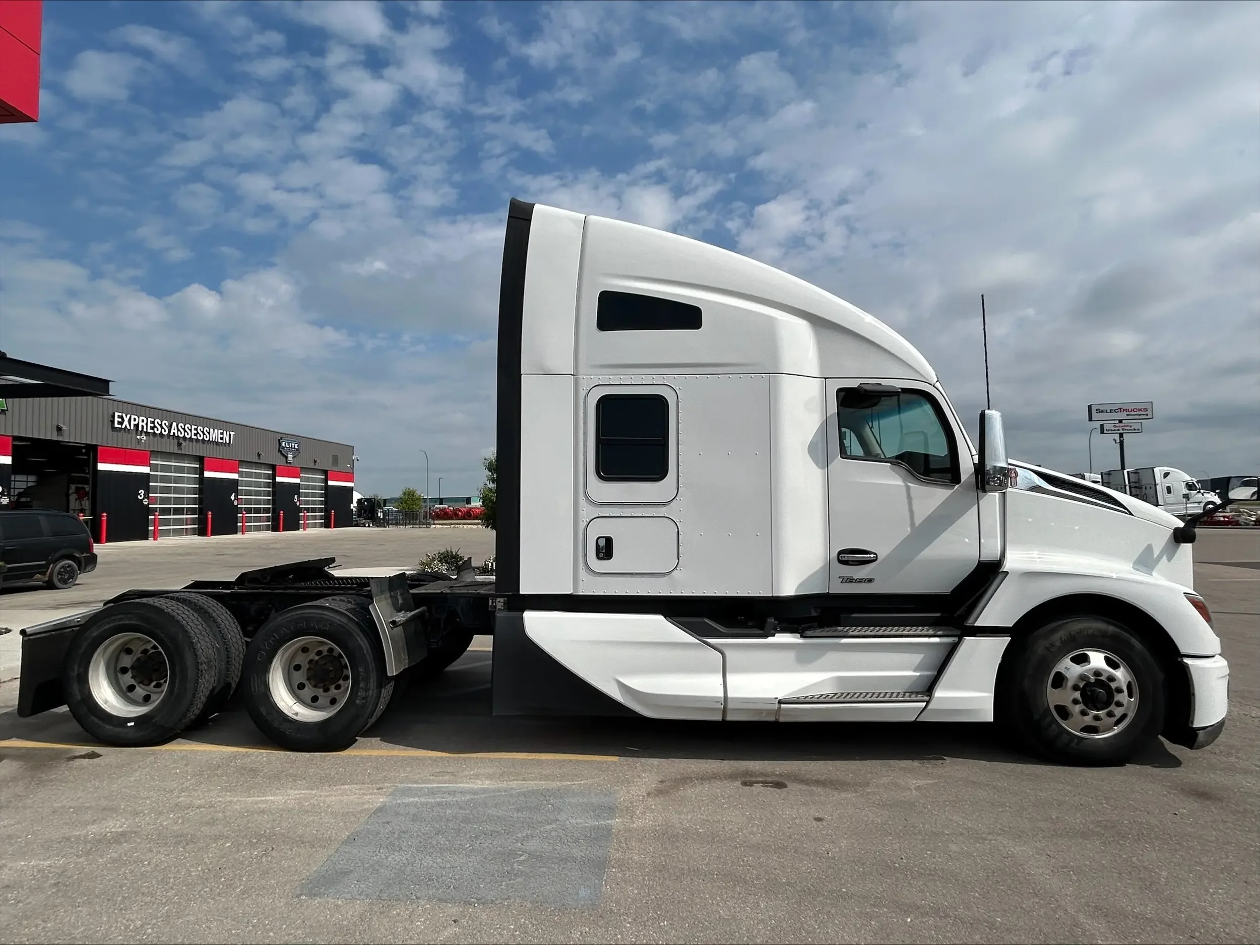 2022 Kenworth T680 - image 4