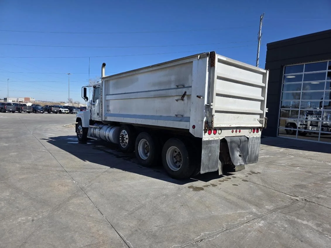 2012 Mack — photo 3