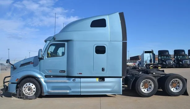 2023 Peterbilt 579 in Location: Lithia Springs, GA — photo 4