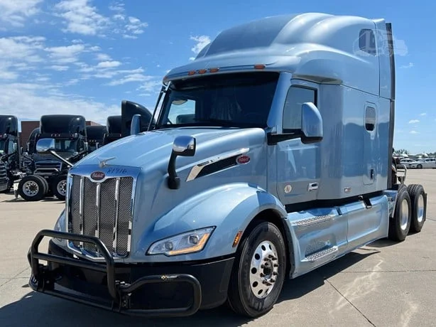 2023 Peterbilt 579 in Location: Lithia Springs, GA — photo 2