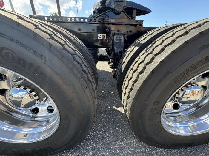 2026 Peterbilt 567 - image 5