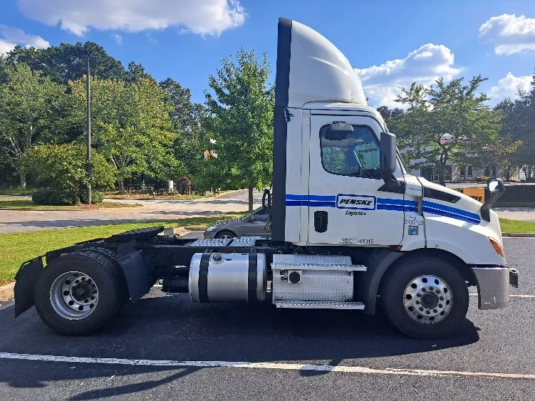 2020 Freightliner Cascadia in Atlanta, GA — photo 8