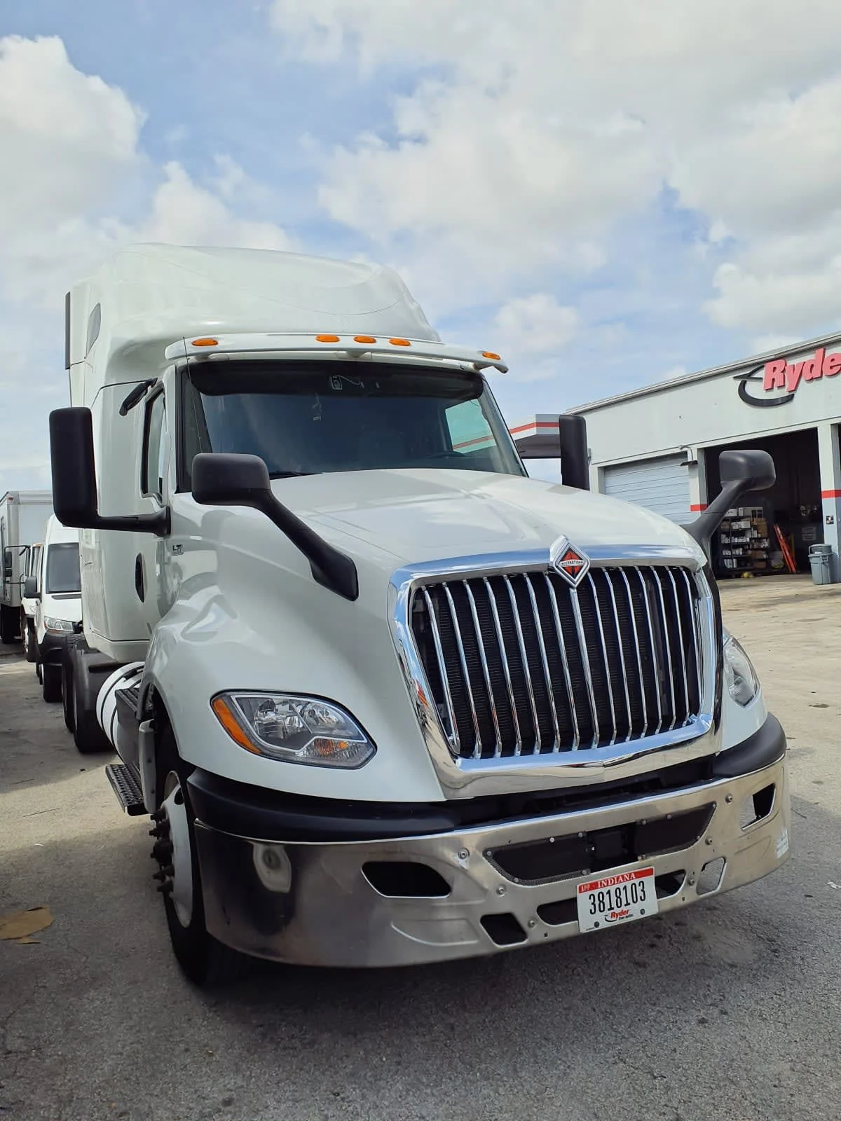 2020 International LT in Miami, FL — photo 3