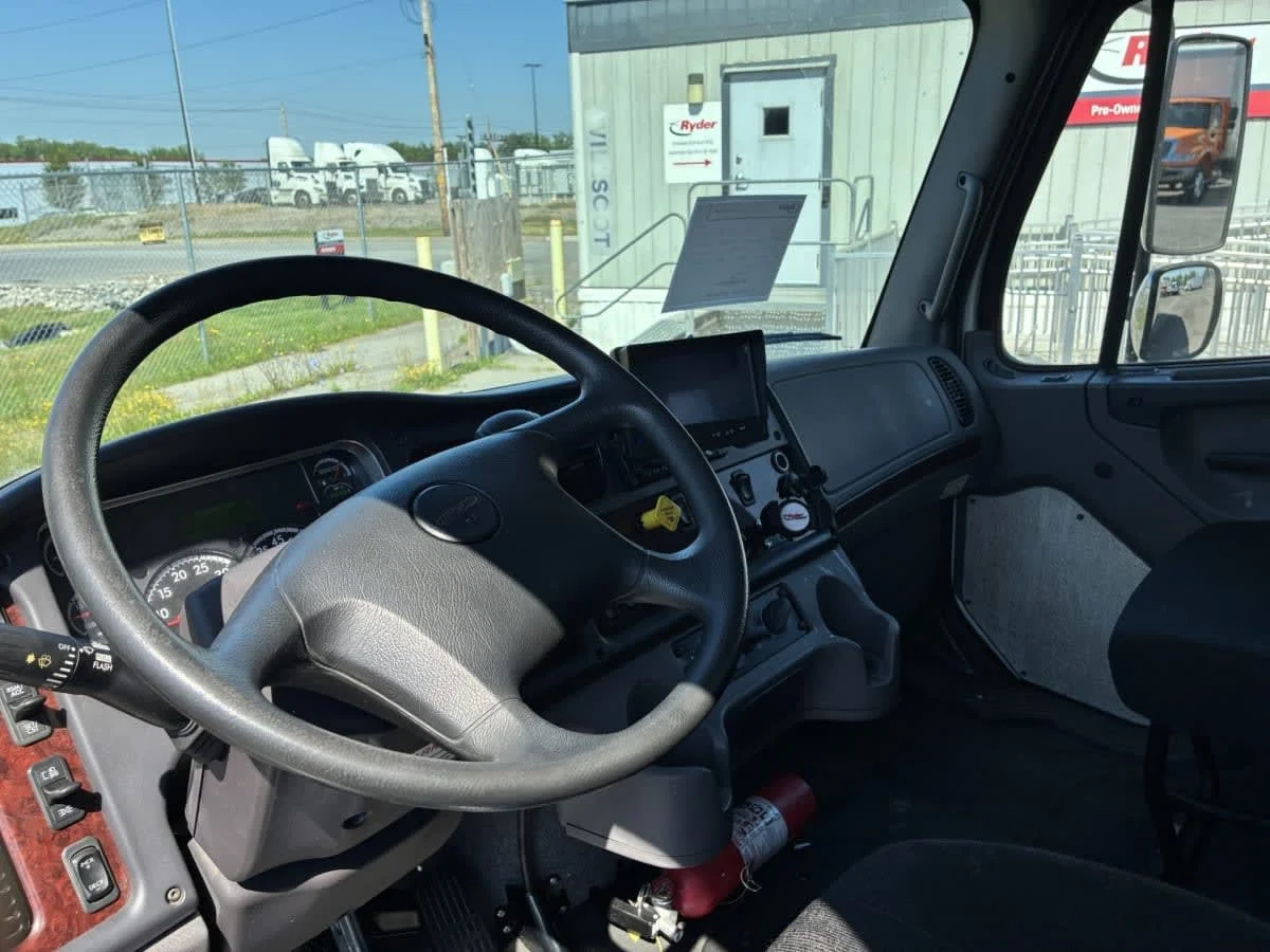 2019 Freightliner M2 106 in Syracuse, NY — photo 7