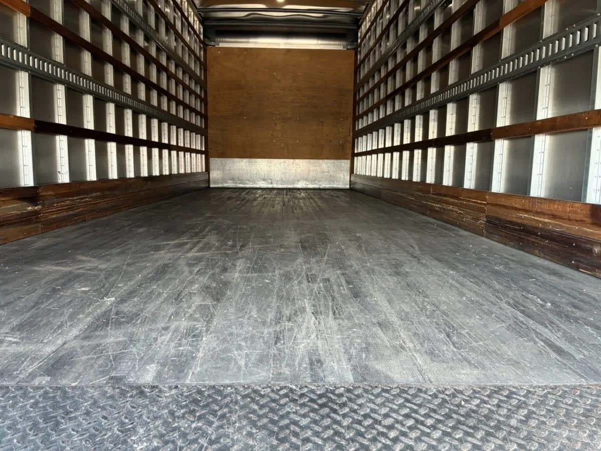 2019 Freightliner M2 106 in Syracuse, NY — photo 8
