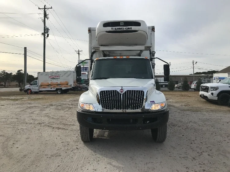 2020 International MV - image 2