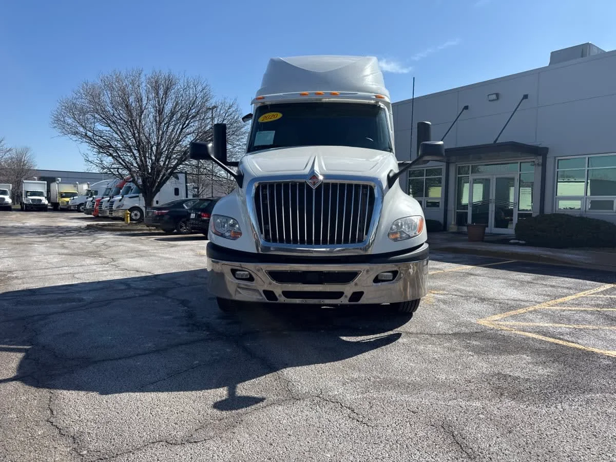 2020 International LT in Bolingbrook, IL — photo 2