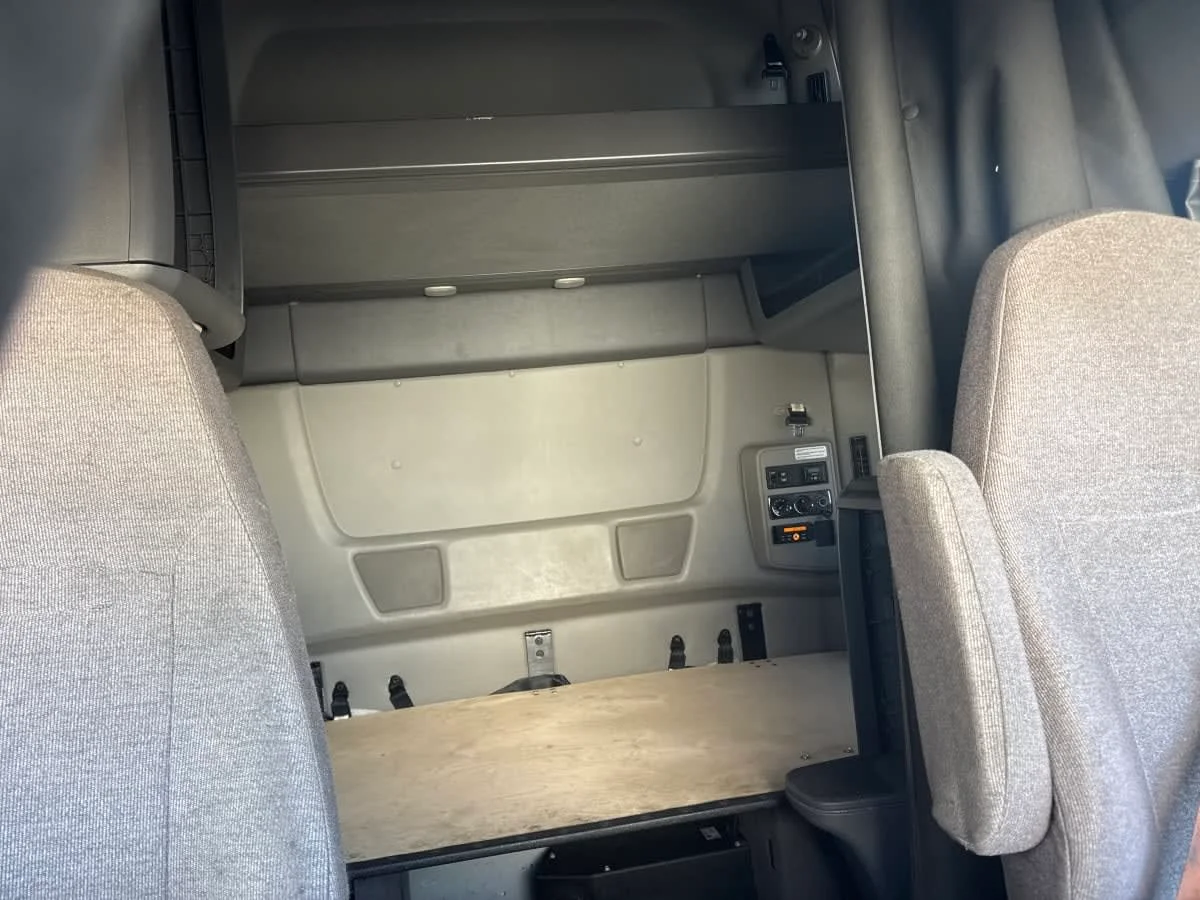 2020 International LT in Bolingbrook, IL — photo 8
