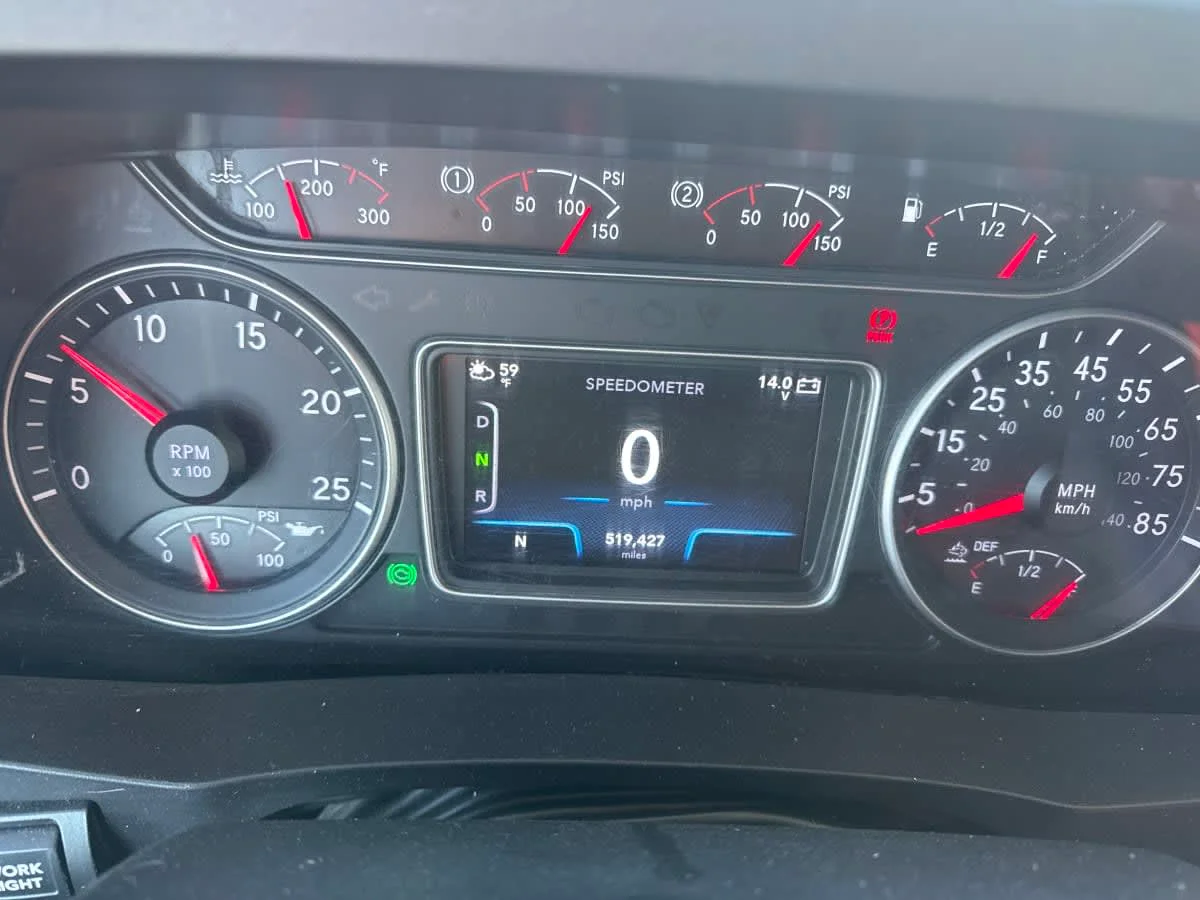 2020 International LT in Bolingbrook, IL — photo 10