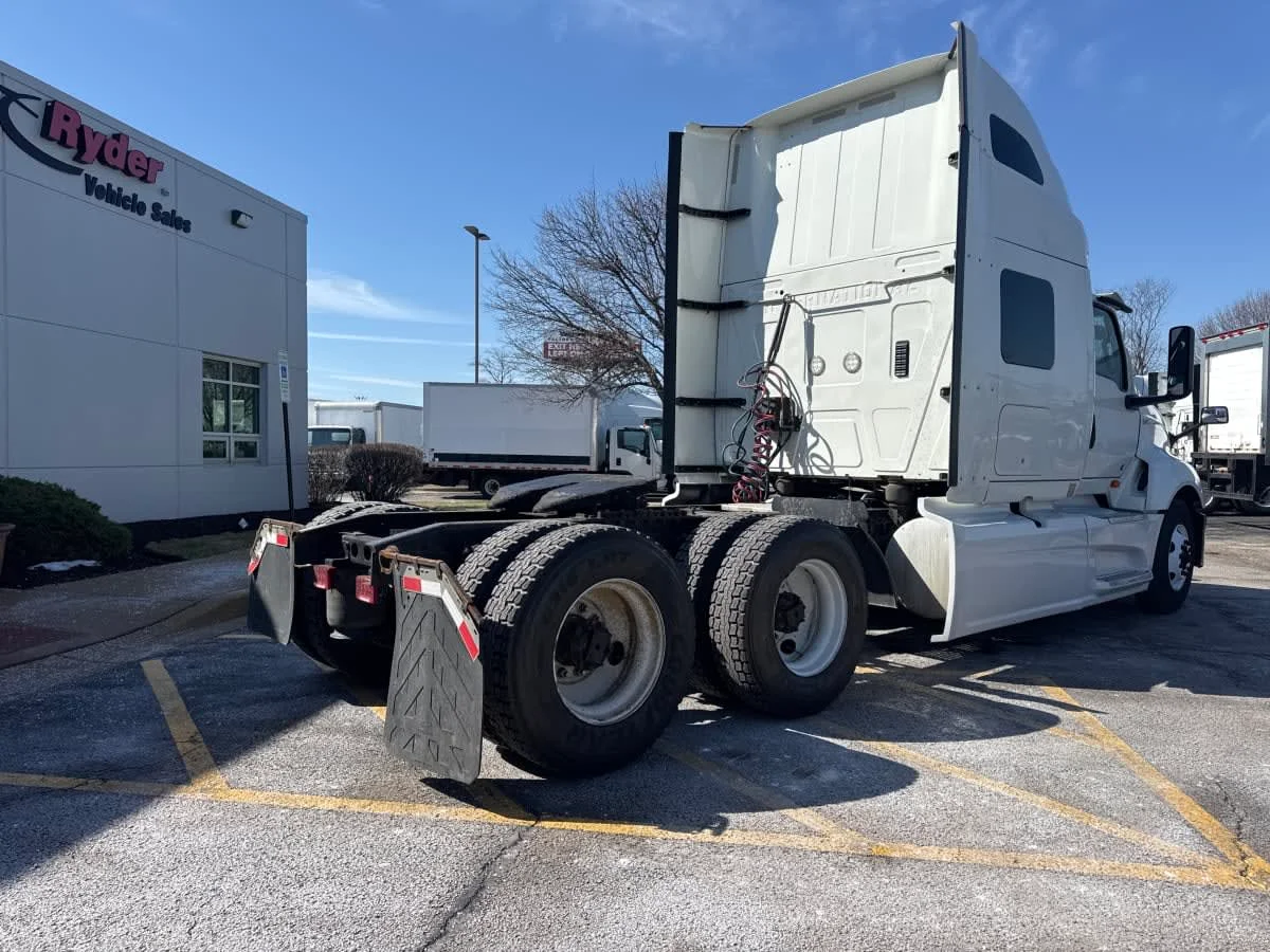 2020 International LT in Bolingbrook, IL — photo 4