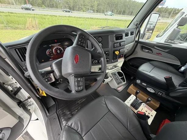 2025 Peterbilt 567 in GA — photo 5