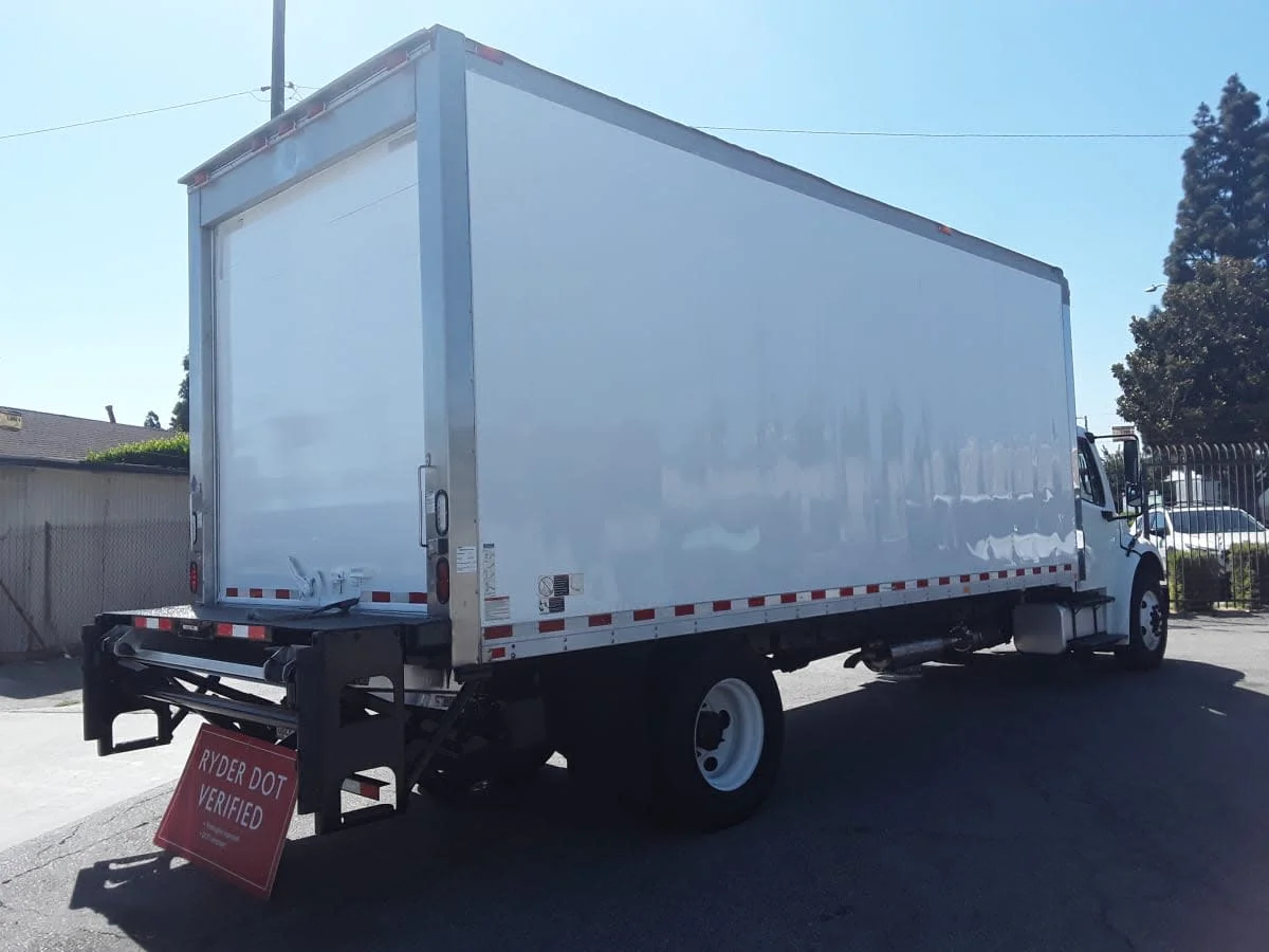 2016 Freightliner M2 106 in Montebello, CA — photo 4