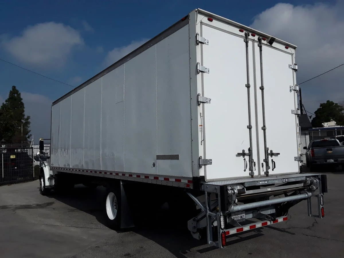2019 Freightliner M2 106 - image 6