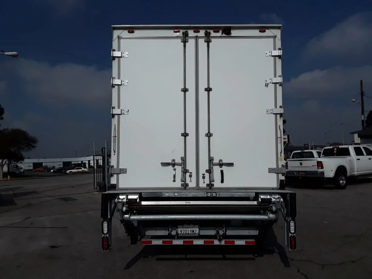 2019 Freightliner M2 106 - image 5