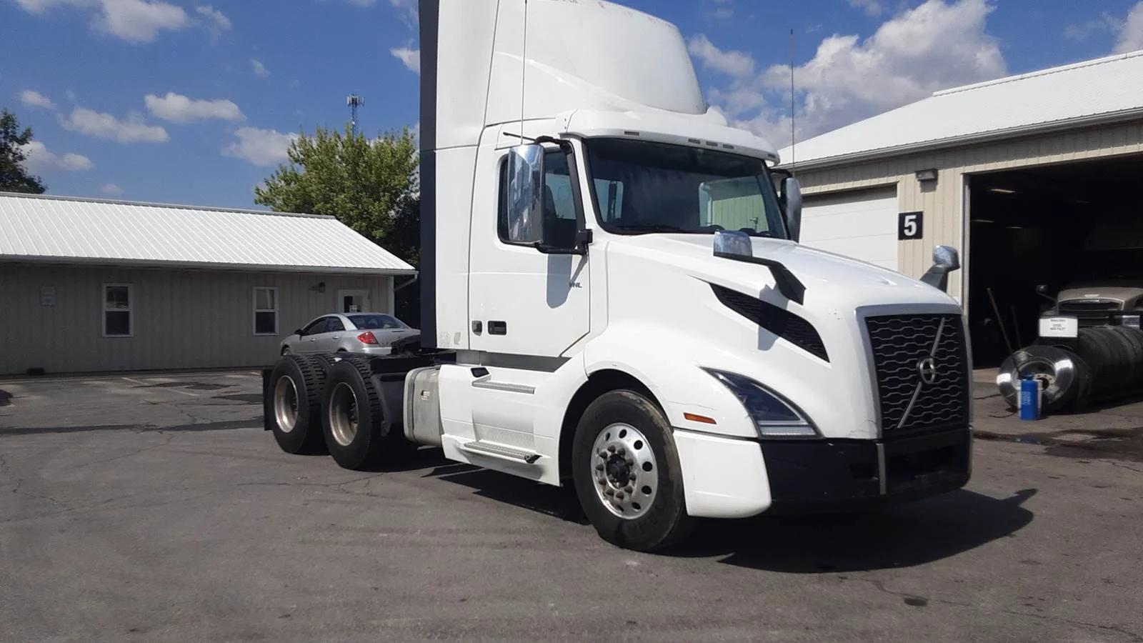 2020 Volvo VNL 300 in Marysville, OH