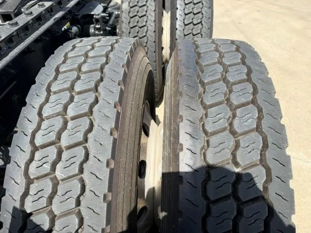 2020 Peterbilt 579 — photo 17