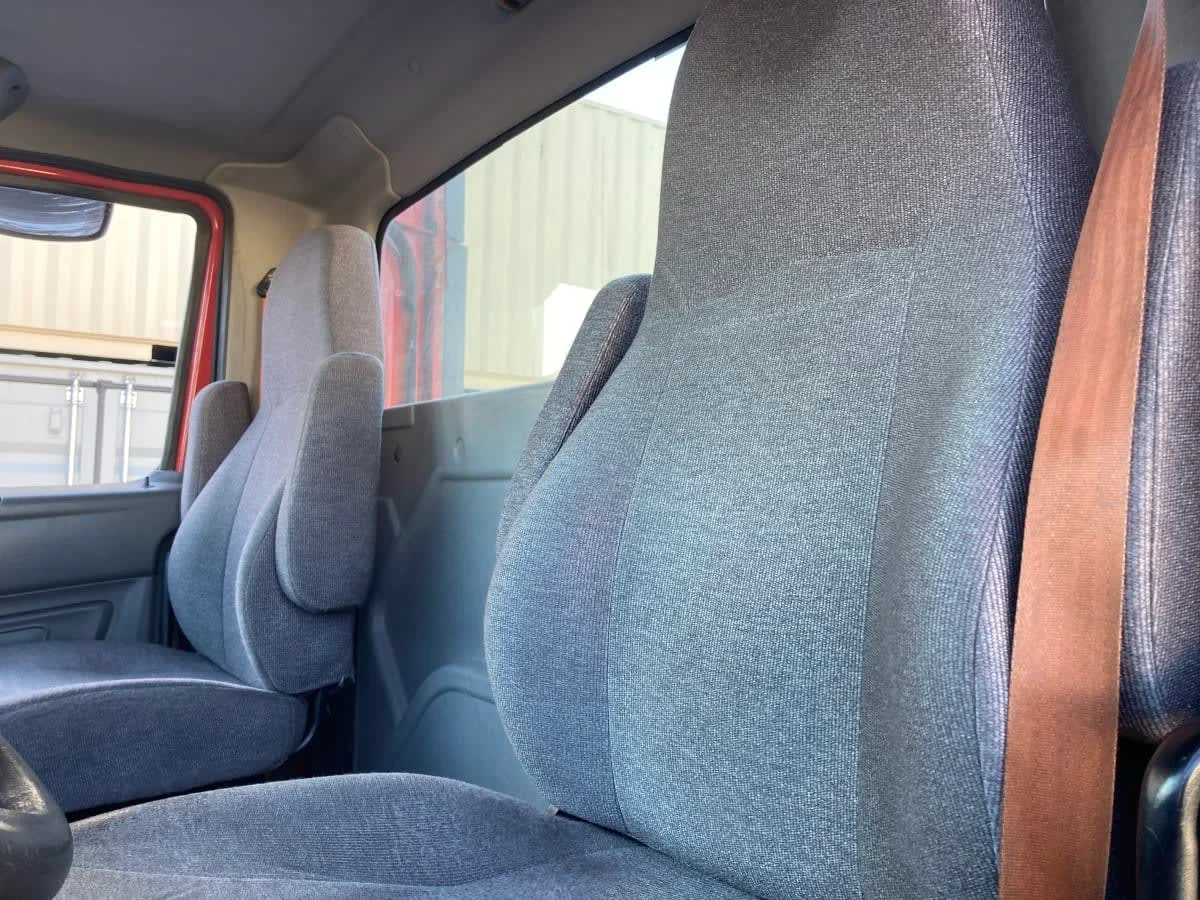 2020 International LT - image 11