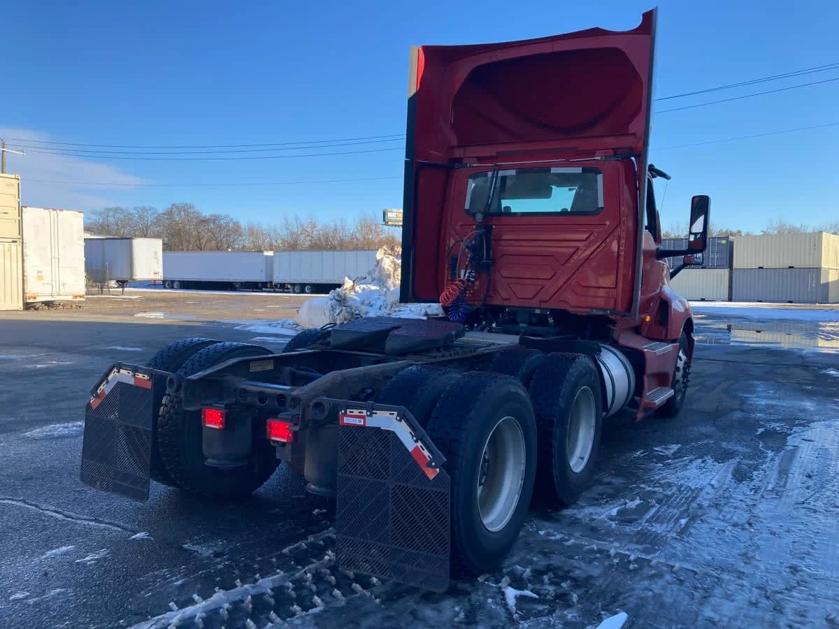 2020 International LT in Springfield, MA — photo 4