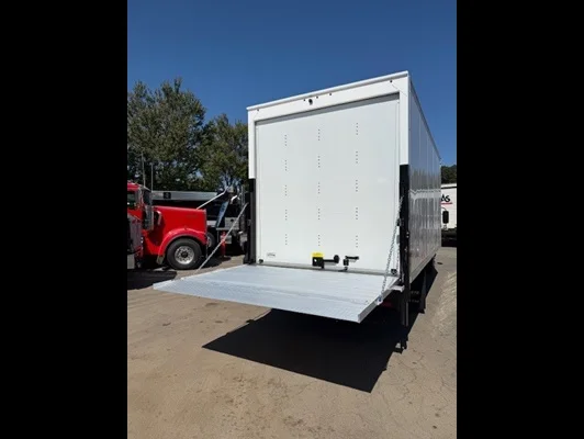 2025 Isuzu NRR in Raleigh, NC — photo 7