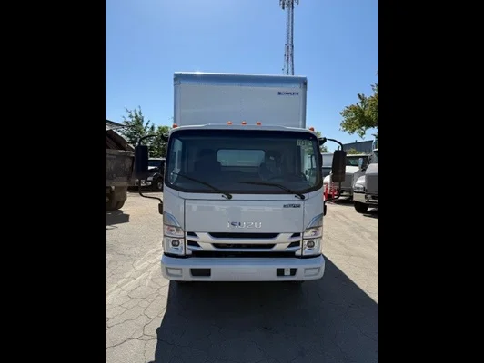 2025 Isuzu NRR in Raleigh, NC — photo 9