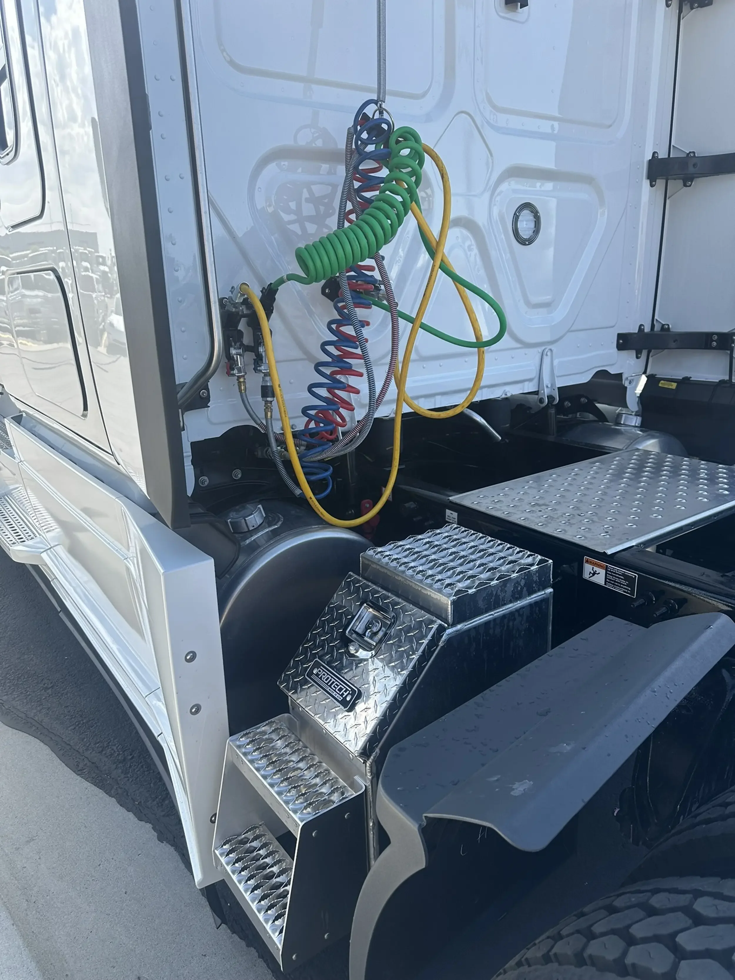 2026 Freightliner Cascadia - image 8