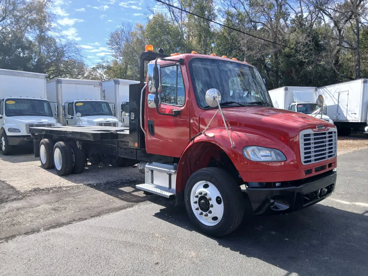 2020 Freightliner M2 106 in Atlanta, GA — photo 3