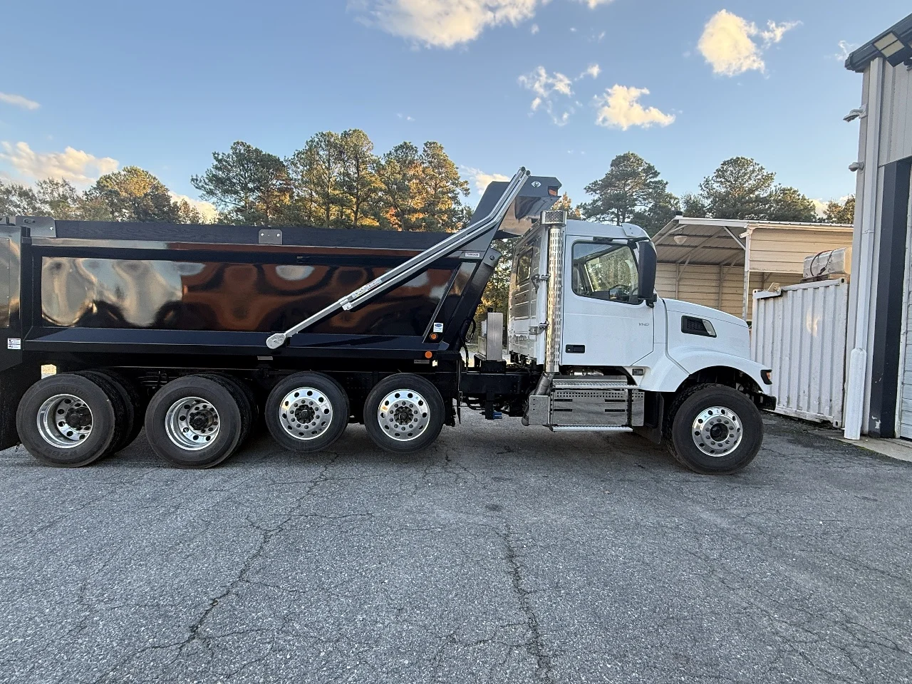 2026 Volvo VHD 300 in Chesapeake, VA — photo 9