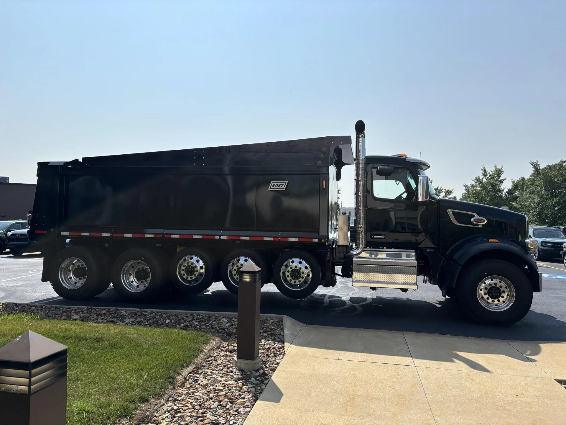 2027 Peterbilt 567 in Broadview Hts, OH — photo 5