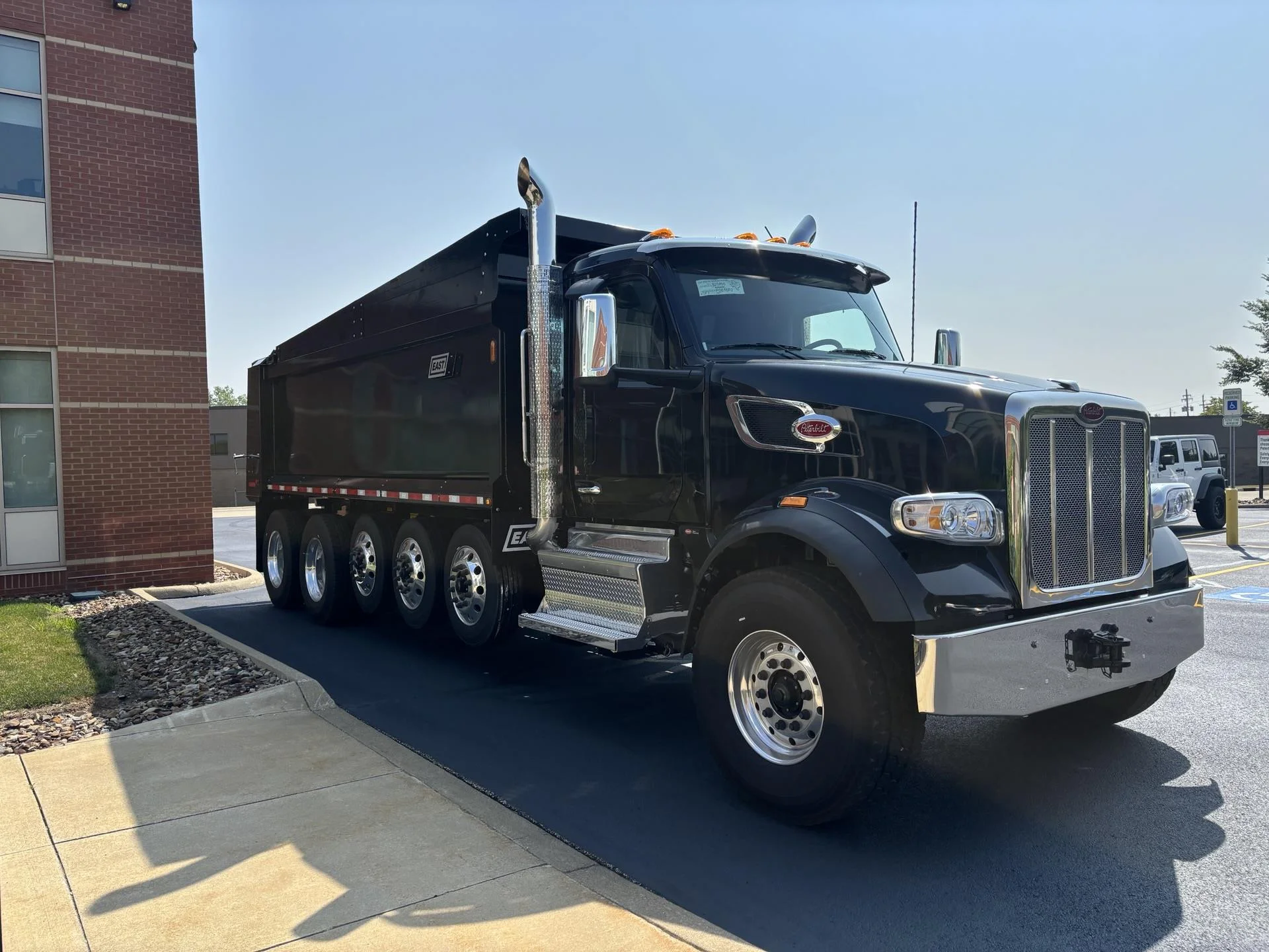 2027 Peterbilt 567 in Broadview Hts, OH — photo 4