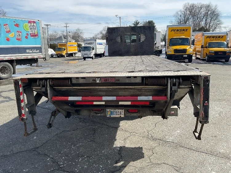 2020 Hino 338 - image 8