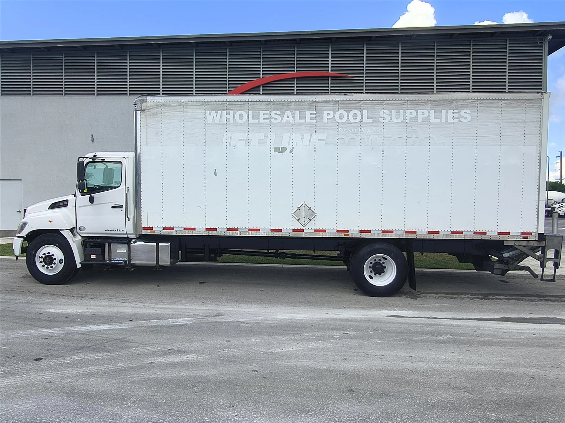 2021 Hino L7 in Fort Lauderdale, FL — photo 9