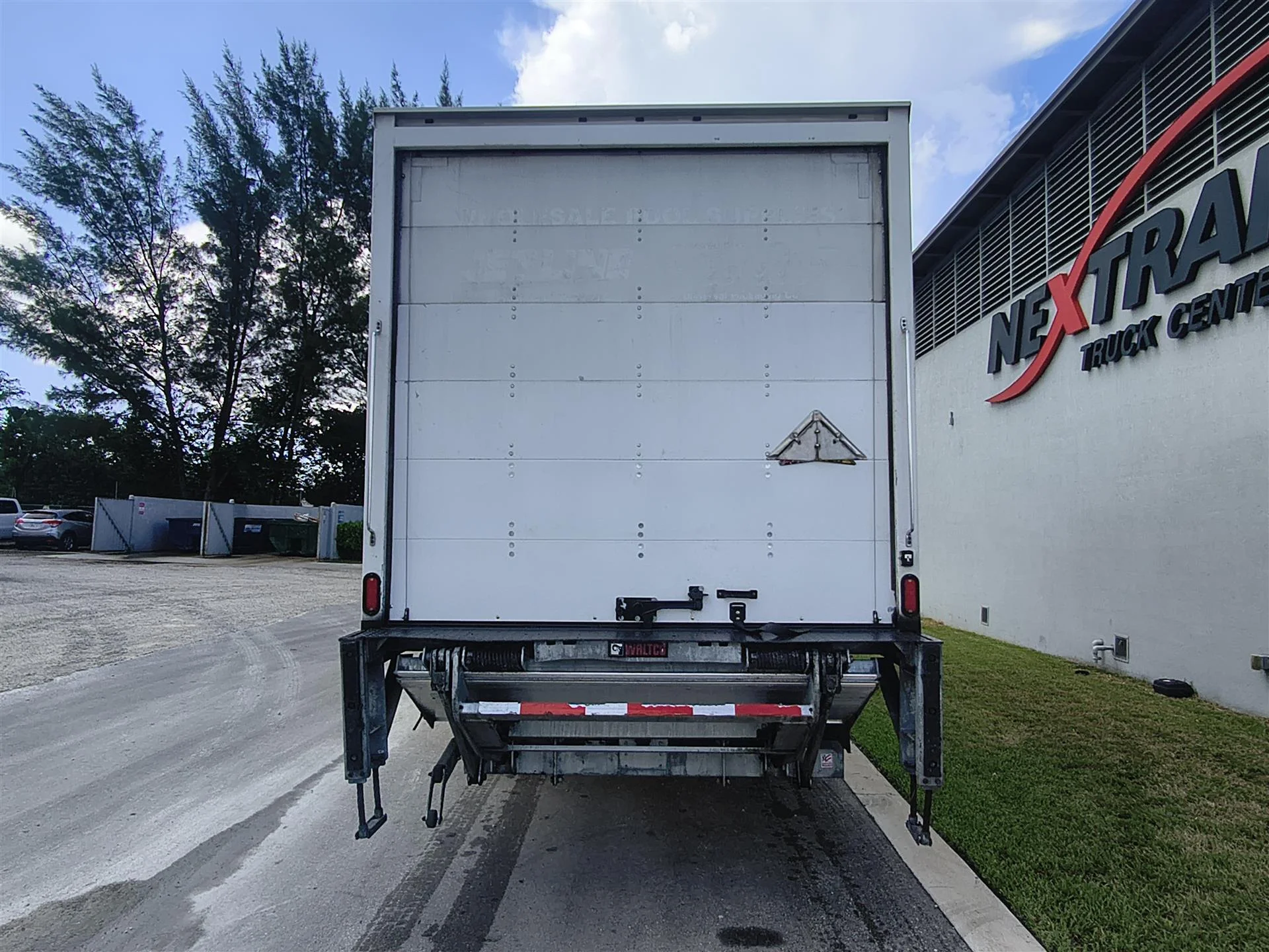2021 Hino L7 in Fort Lauderdale, FL — photo 6