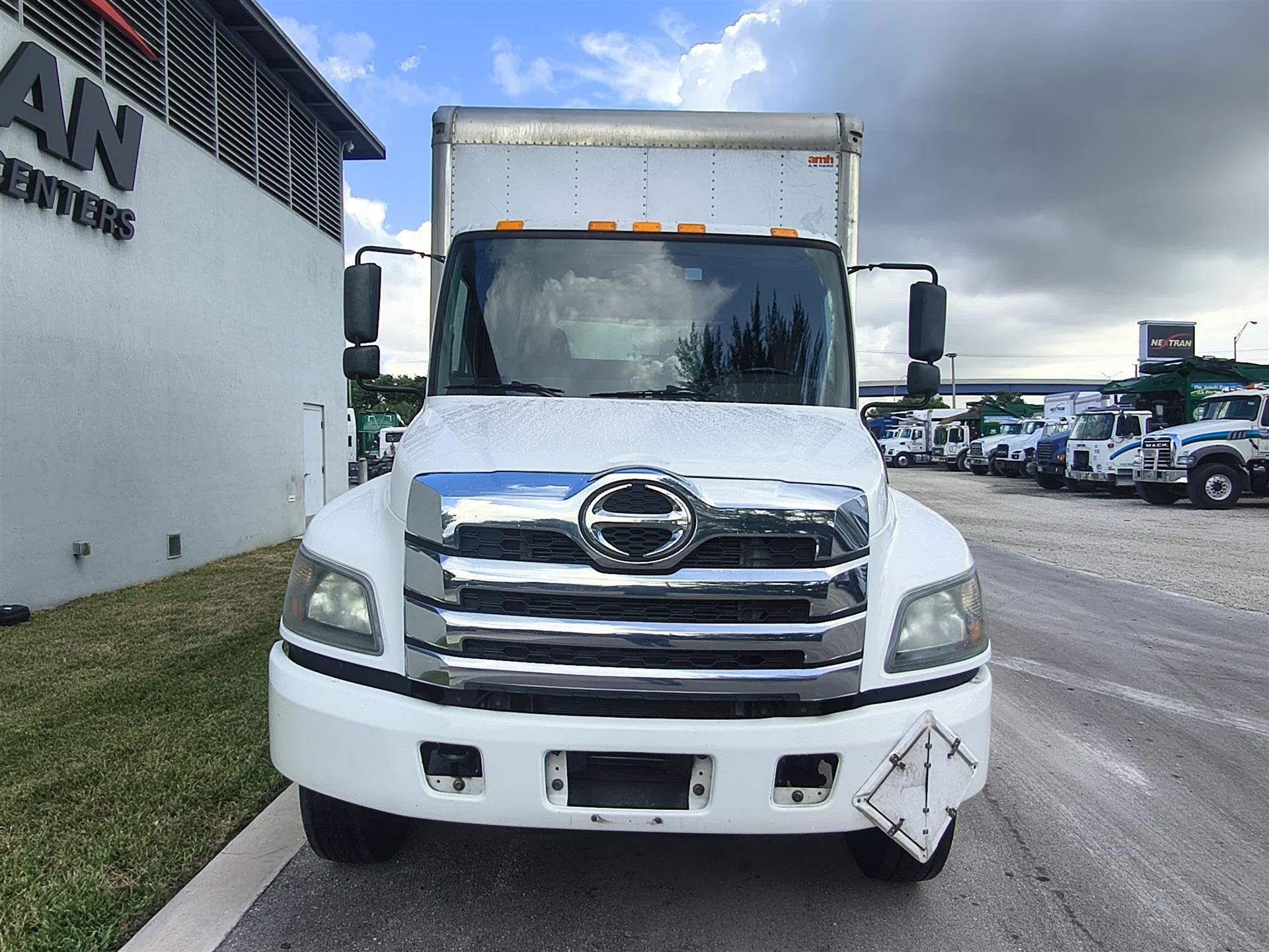 2021 Hino L7 in Fort Lauderdale, FL — photo 2