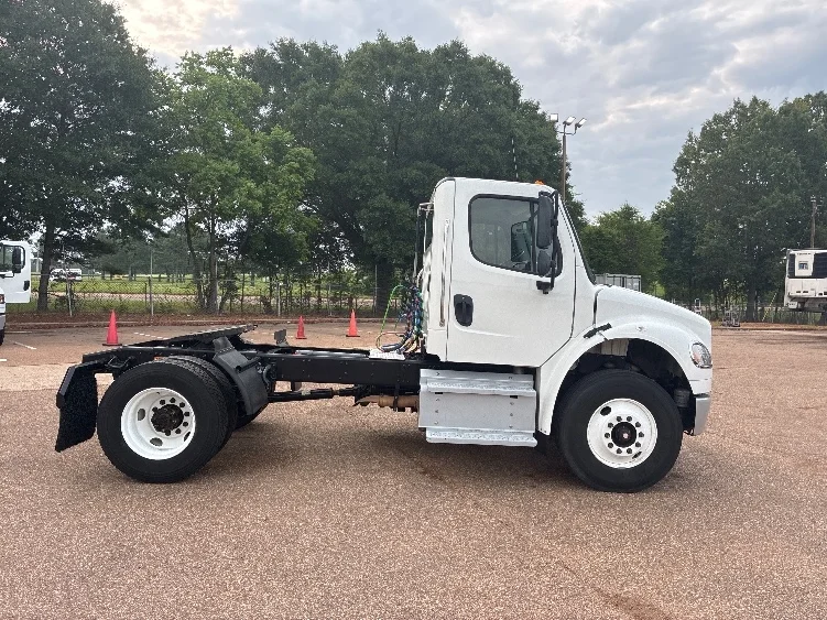 2021 Freightliner eM2 in Jackson, MS — photo 8