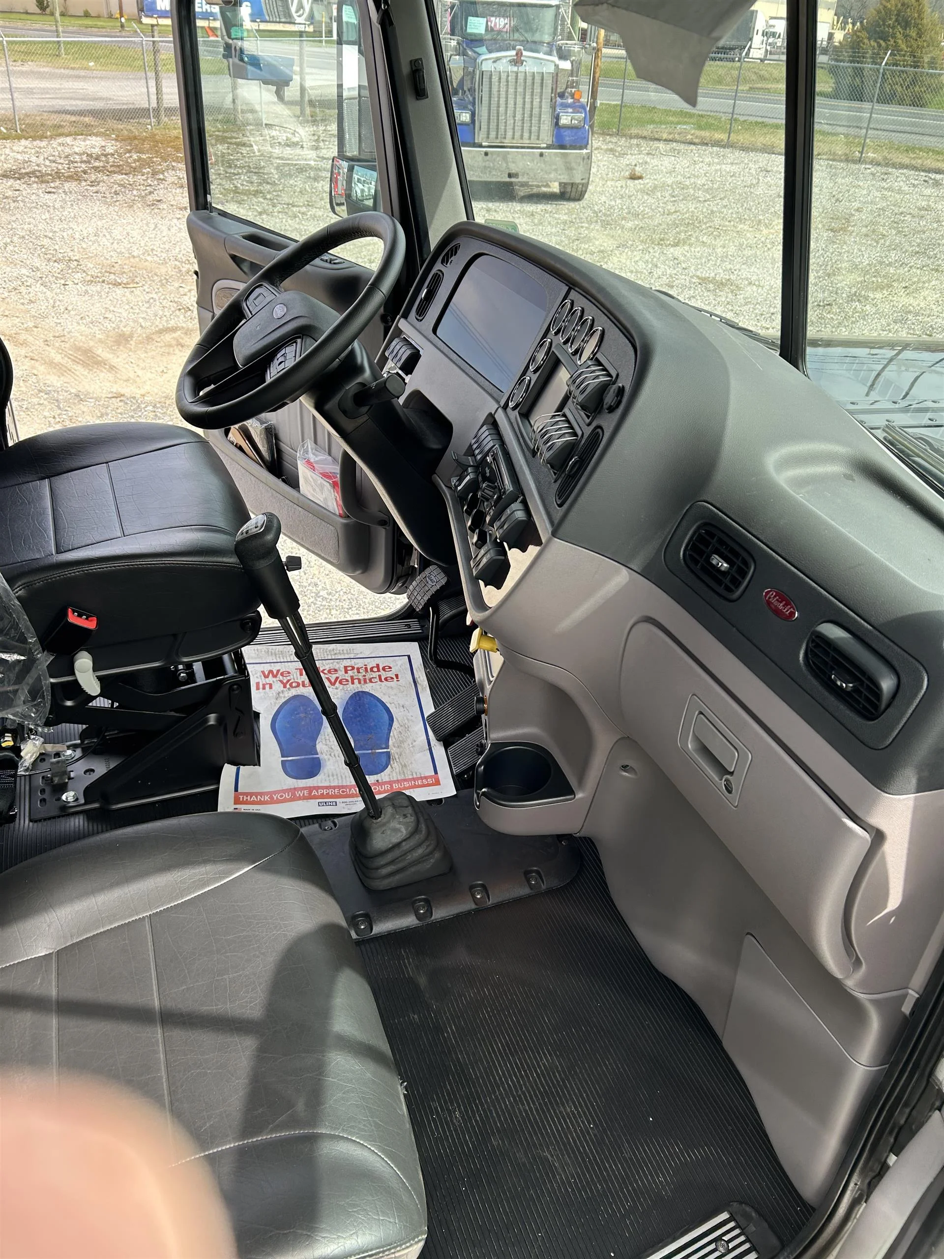 2024 Peterbilt 389 in London, OH — photo 4
