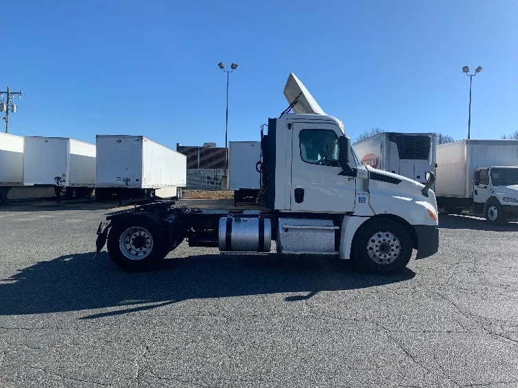 2019 Freightliner Cascadia in Concord, NC — photo 8
