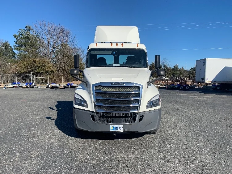 2019 Freightliner Cascadia in Concord, NC — photo 2