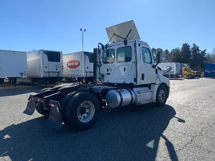 2019 Freightliner Cascadia in Concord, NC — photo 7