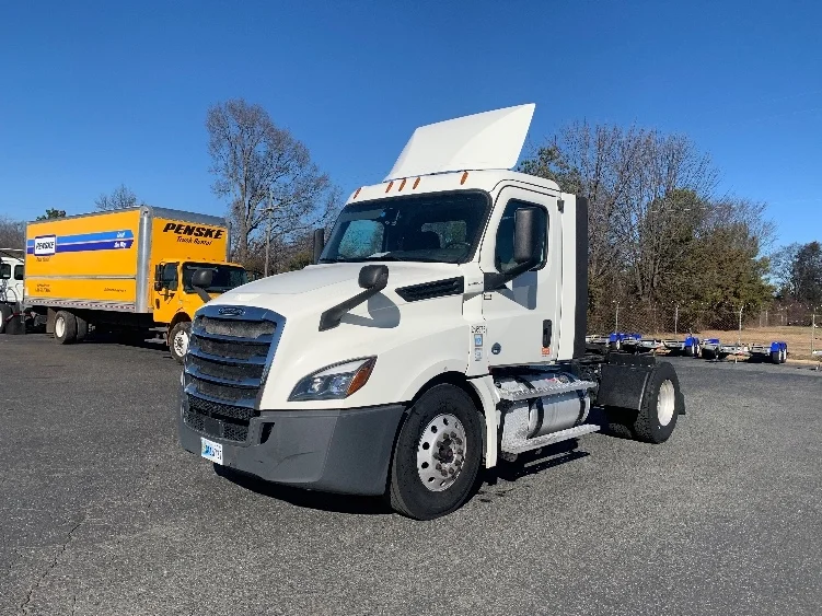 2019 Freightliner Cascadia in Concord, NC — photo 3