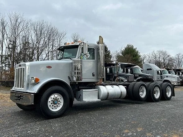 2013 Peterbilt 367 in Coopersburg, PA