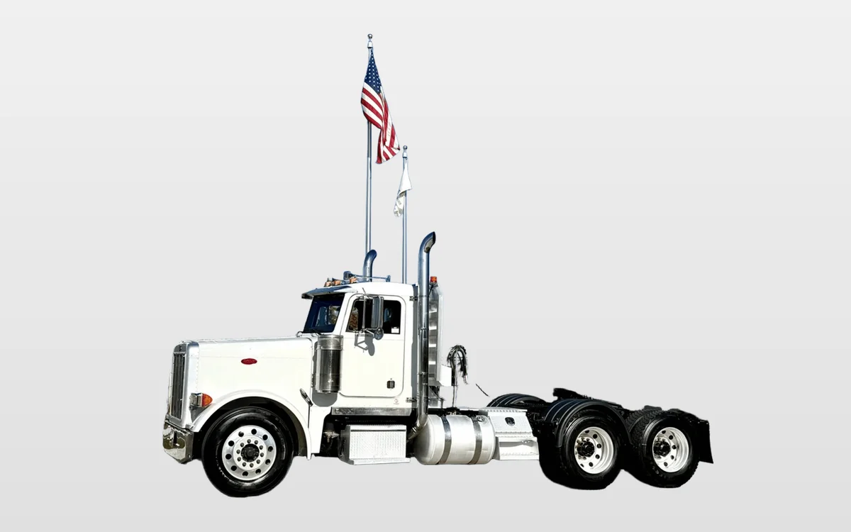 2001 Peterbilt - image 1