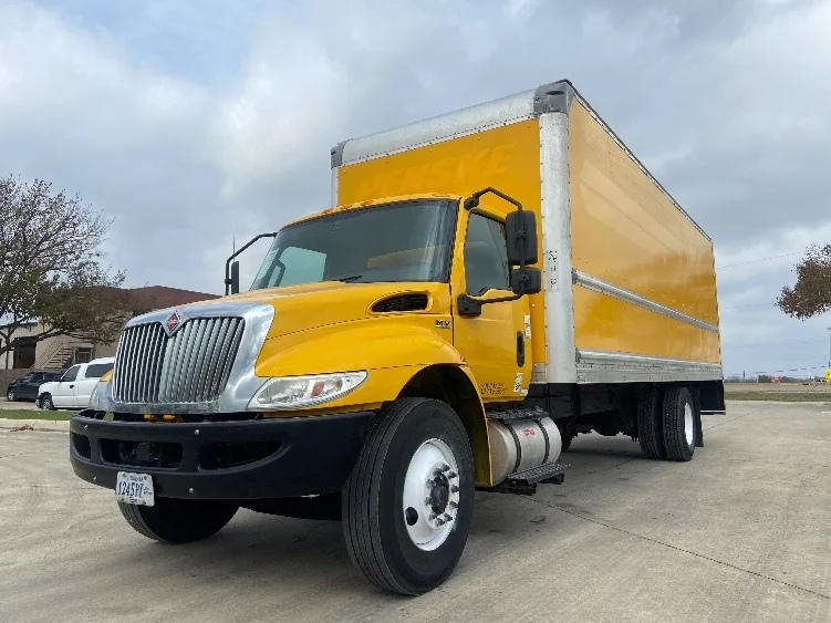 2021 International MV - image 3