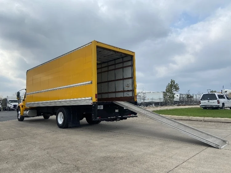 2021 International MV - image 9