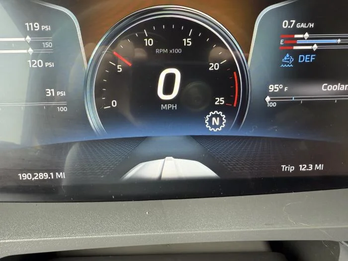 2023 Kenworth T680 - image 6