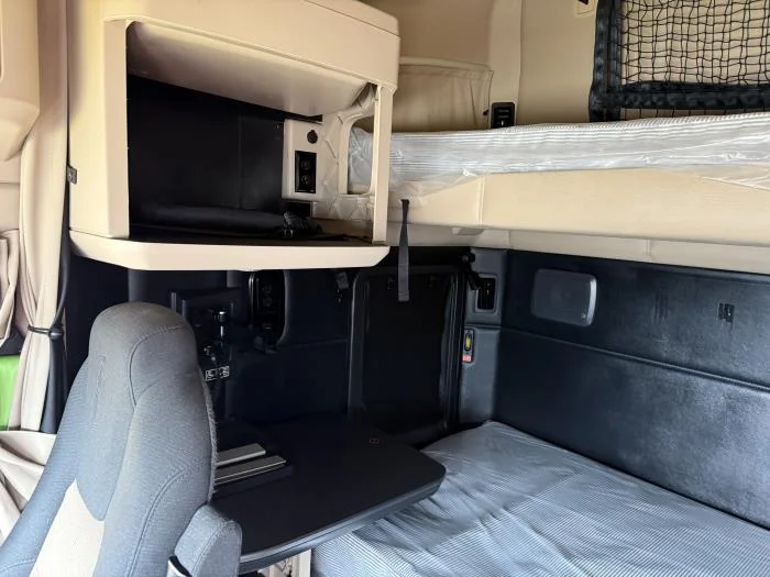 2023 Kenworth T680 - image 11