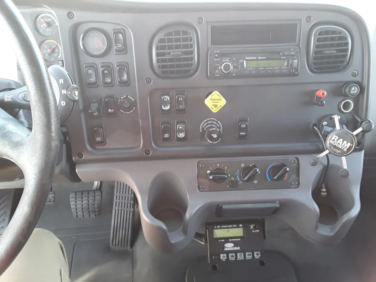 2016 Freightliner M2 112 - image 11