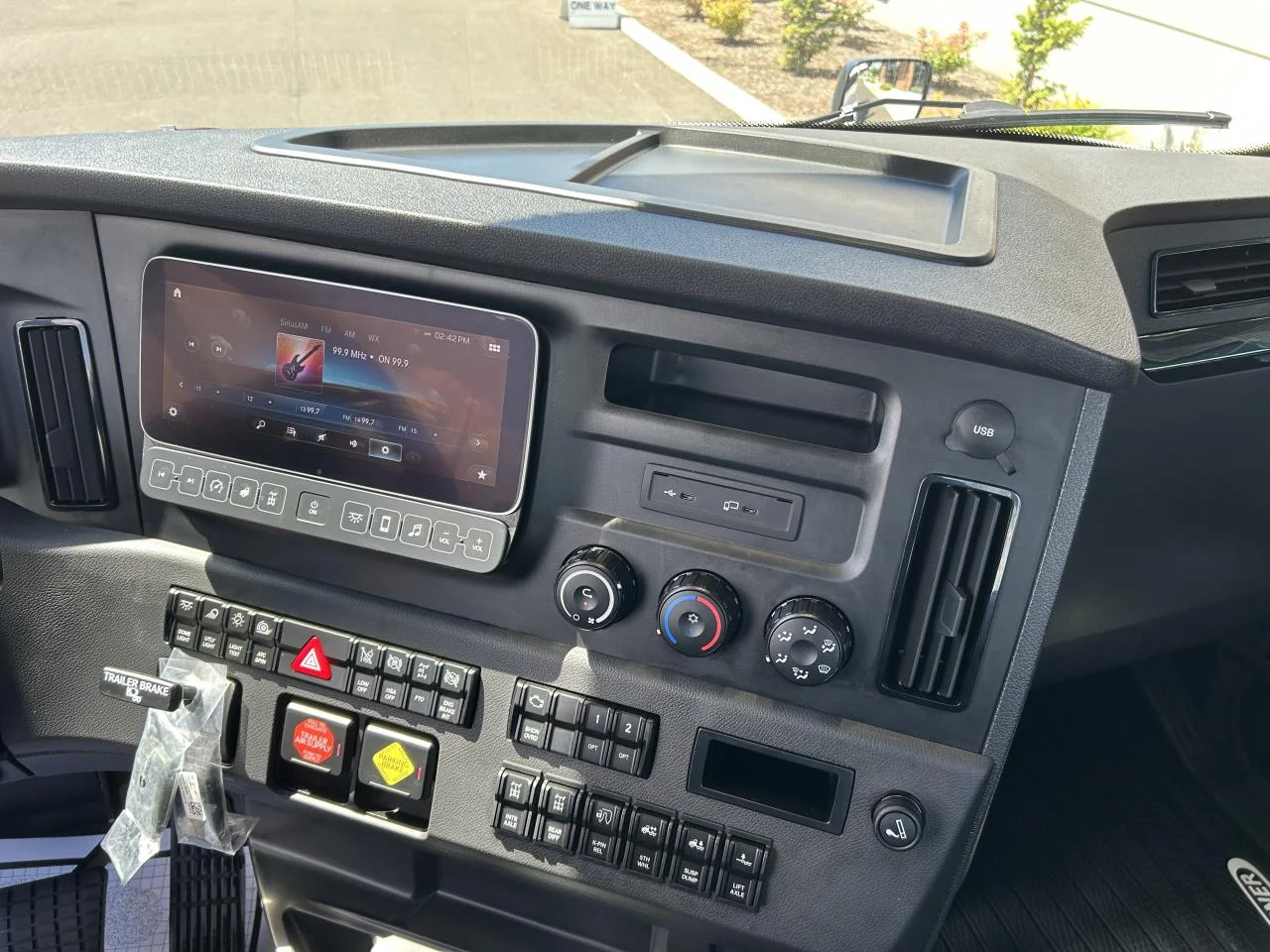 2027 Freightliner in Pacific, WA — photo 8